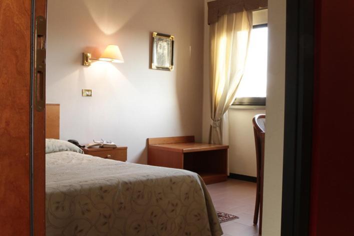 Hotel City Piacenza Zimmer foto